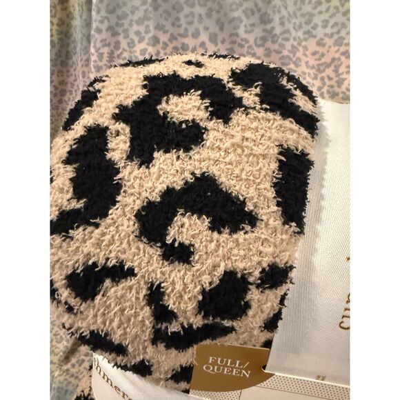 Cupcakes and Cashmere Feather Knit Blanket Leopard Full Queen BNWT - Picture 4 of 4